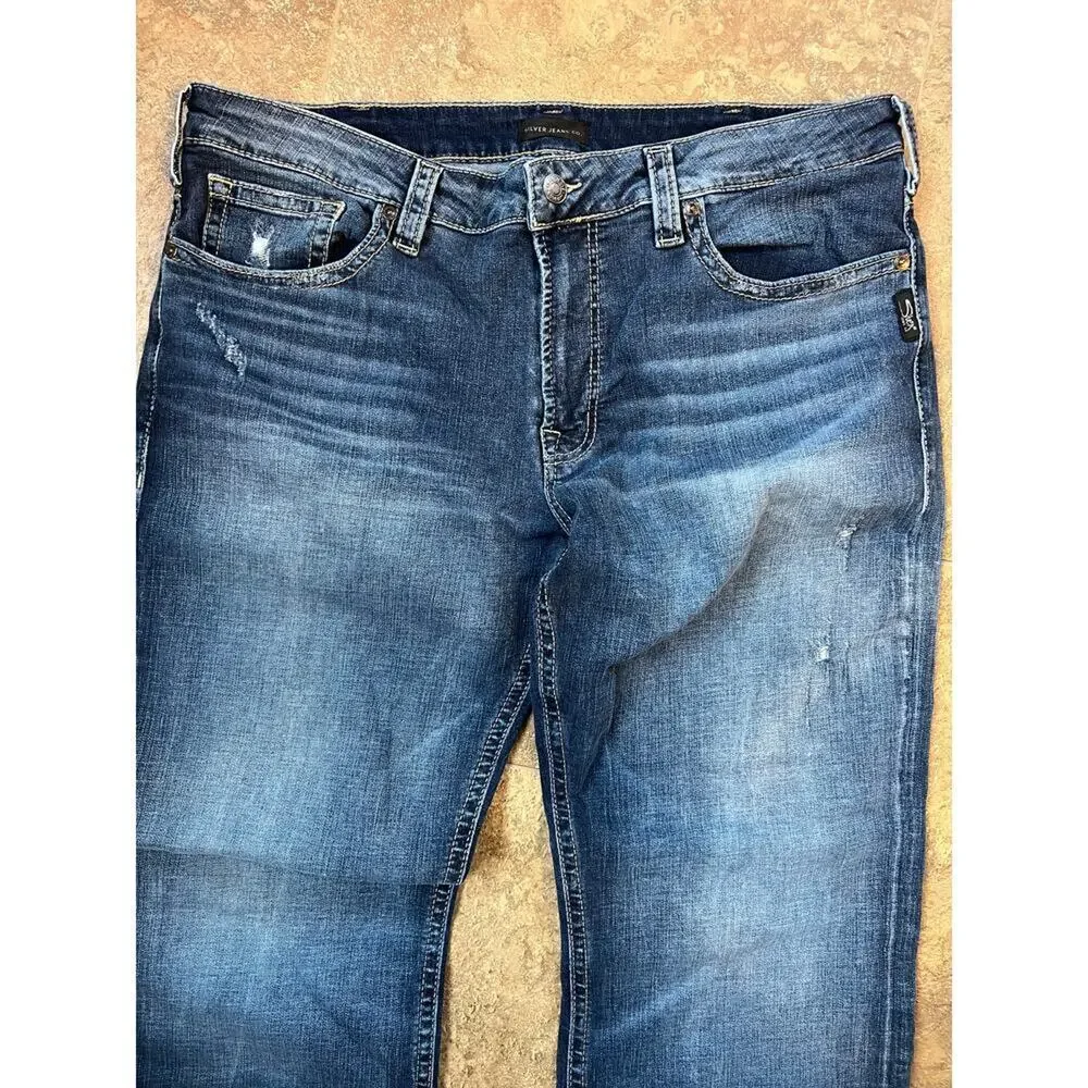 Silver Zac Relaxed Fit Straight Leg Stretch, Slightly Distressed Men's 38/34